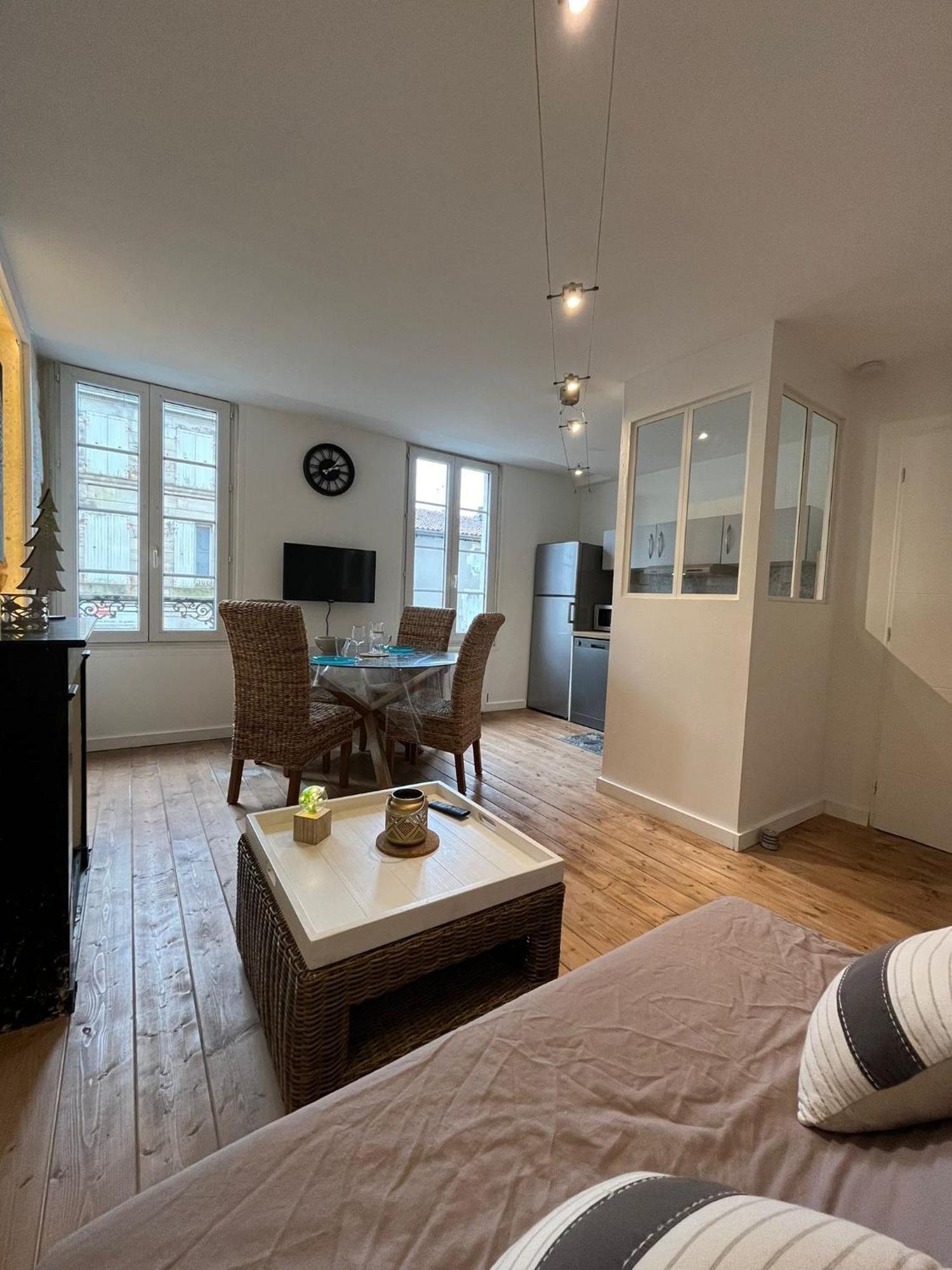 L'Escale Niortaise - Centre-Ville - 10Mn Gare - Wifi - Netflix 外观 照片