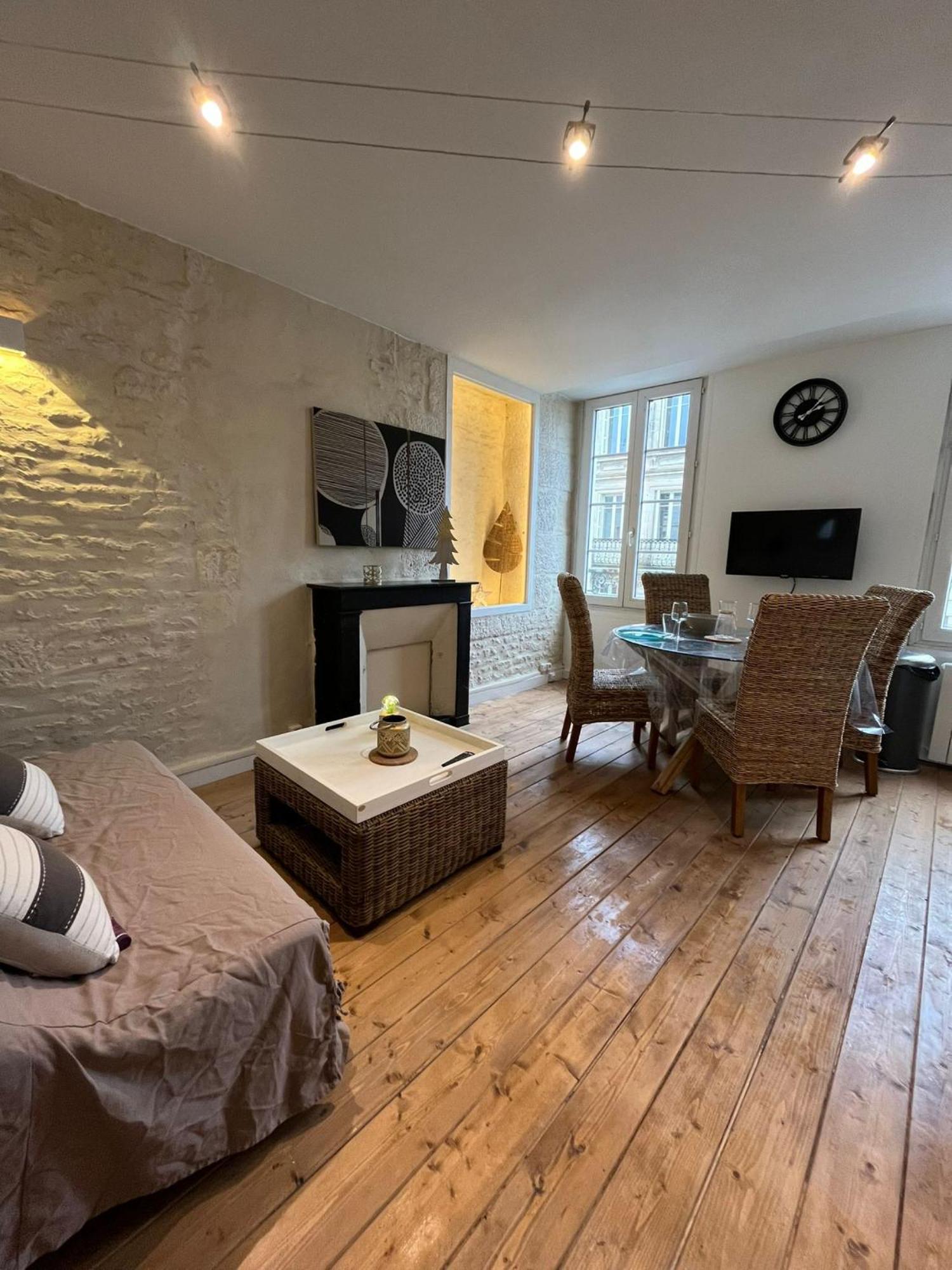 L'Escale Niortaise - Centre-Ville - 10Mn Gare - Wifi - Netflix 外观 照片