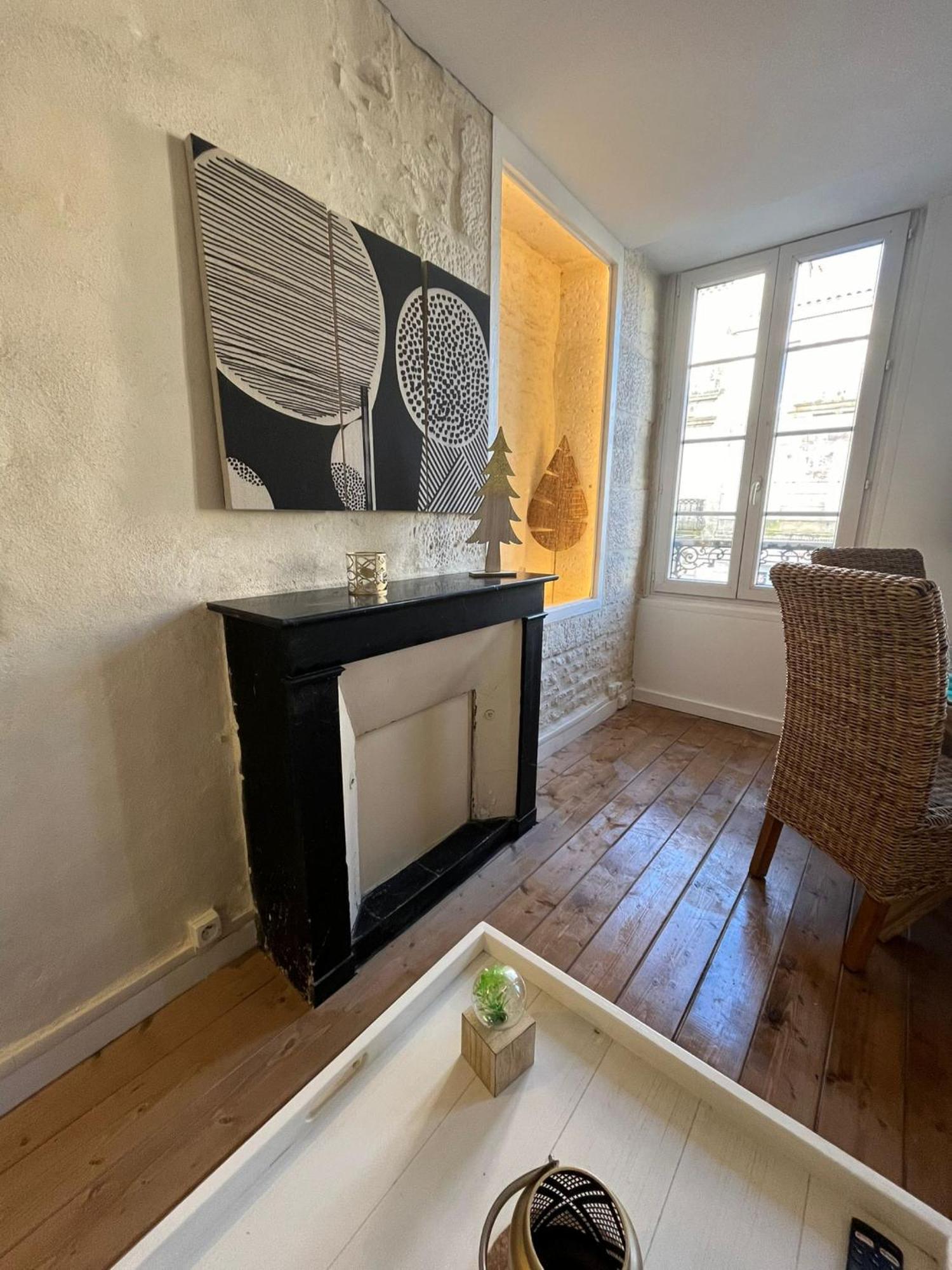 L'Escale Niortaise - Centre-Ville - 10Mn Gare - Wifi - Netflix 客房 照片